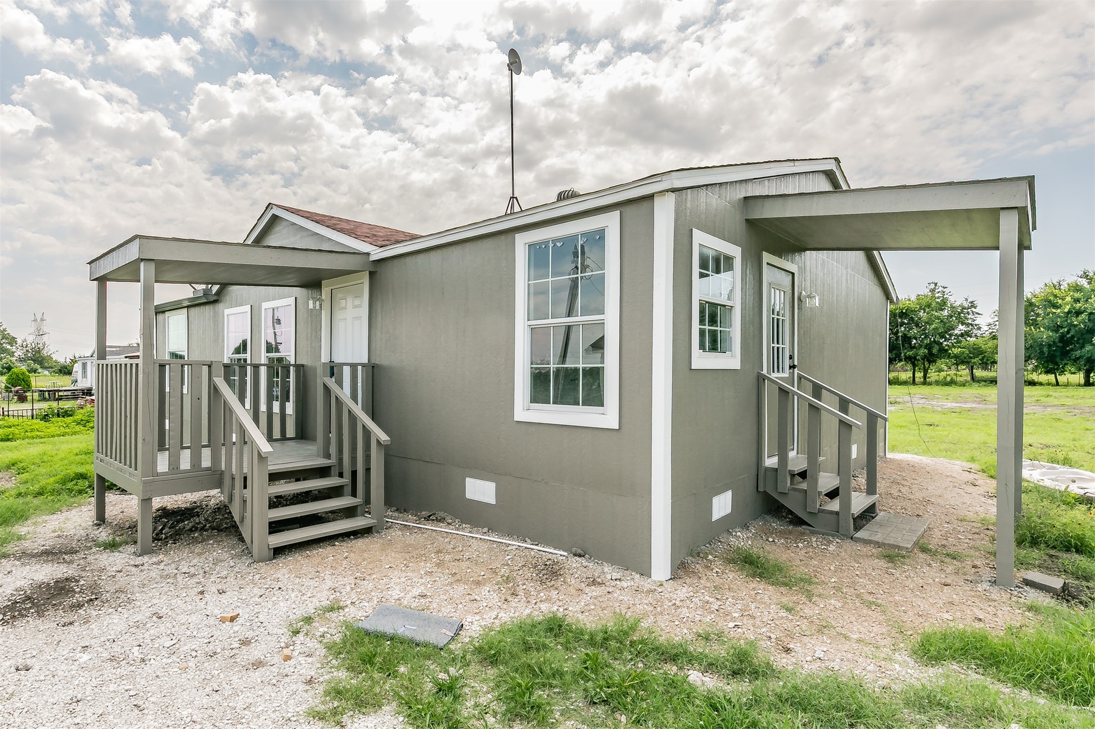 Photos of 13500 King Cotton Dr Venus TX 76084