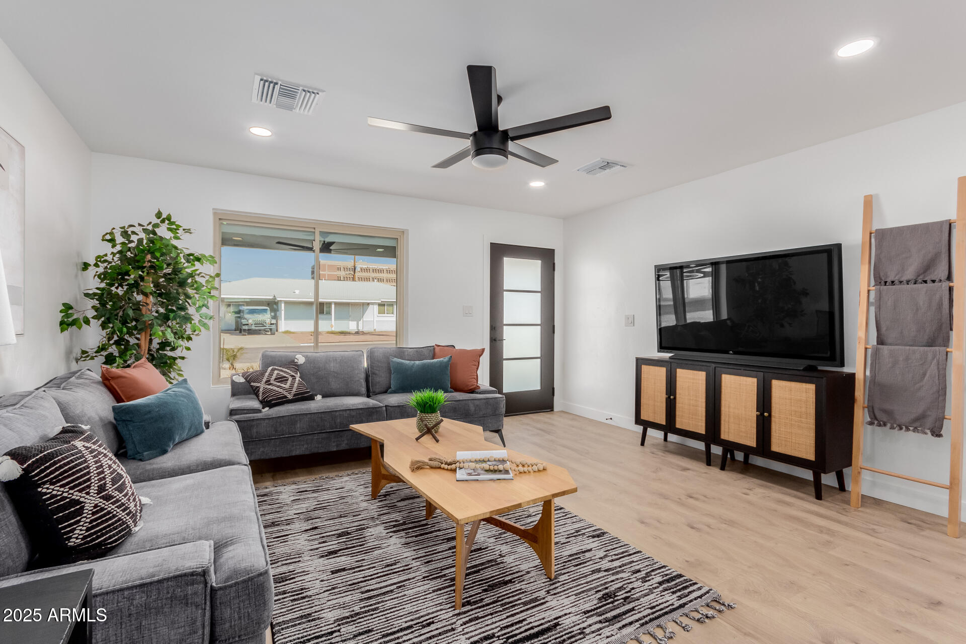 Photos of 2041 W Palo Verde Dr Phoenix AZ 85015