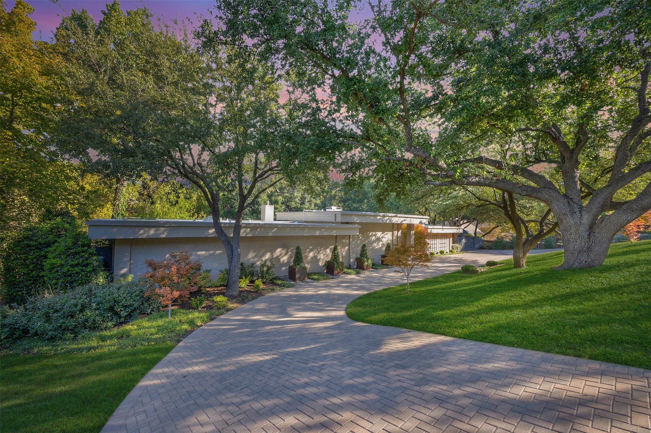 Photos of 2137 Hidden Creek Rd Fort Worth TX 76107
